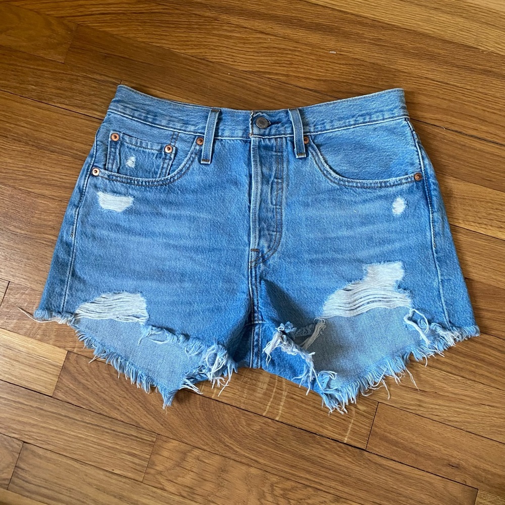 Levi’s size 27 shorts
